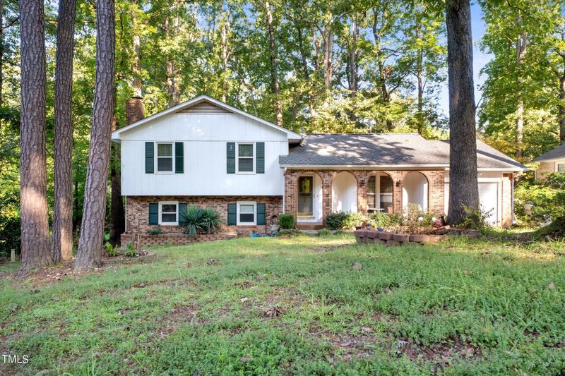 902 Vickie Dr, Cary, NC 27511