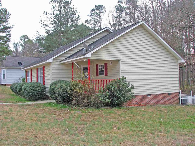 902 Windrace Trl, Sanford, NC 27330
