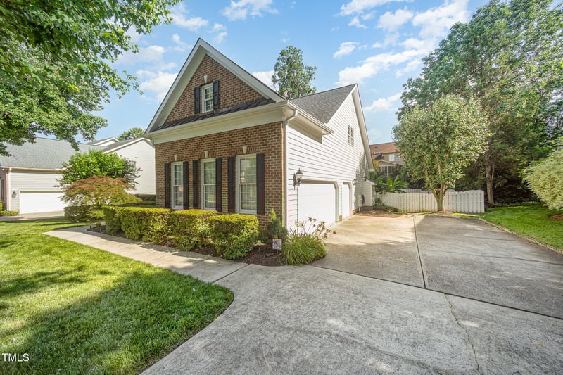 9021 Winged Thistle Ct, Raleigh, NC 27617