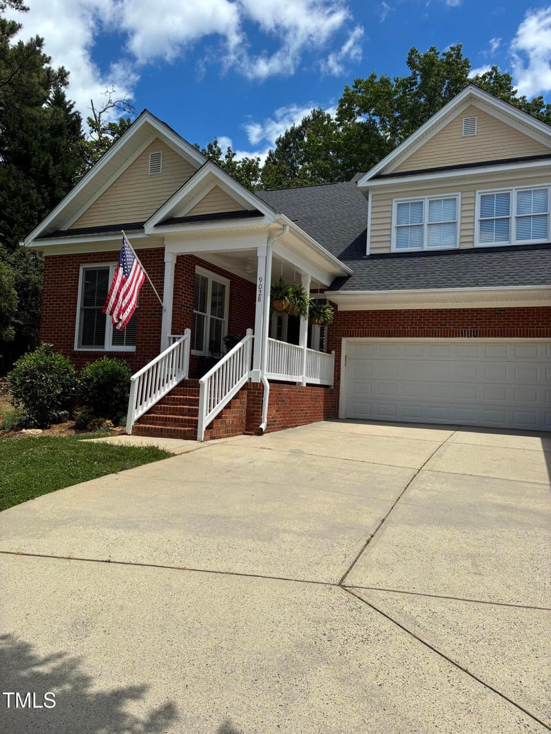 9028 Carrington Ridge Dr, Raleigh, NC 27615