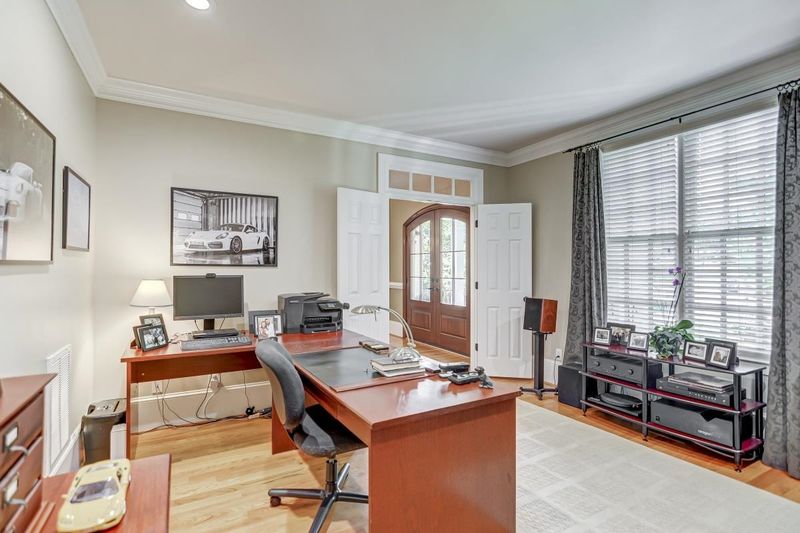 9028 Leverton Ln, Raleigh, NC 27615