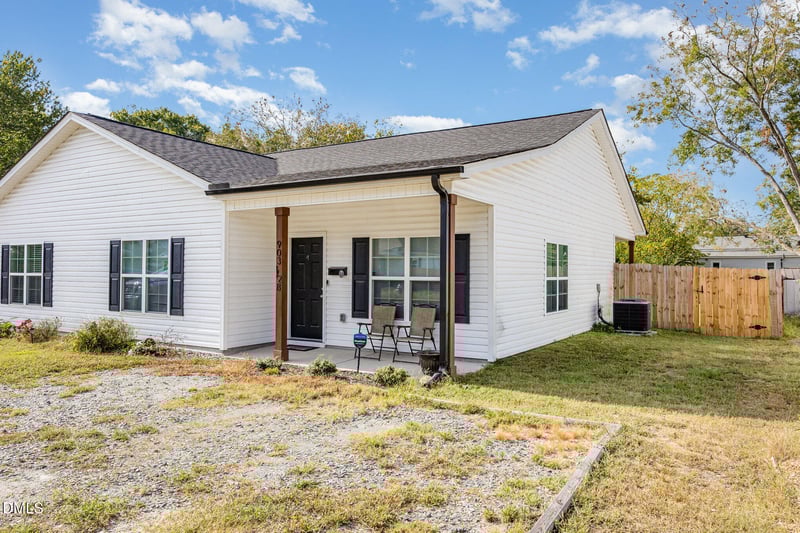 903 Anderson St #1/2, Selma, NC 27576