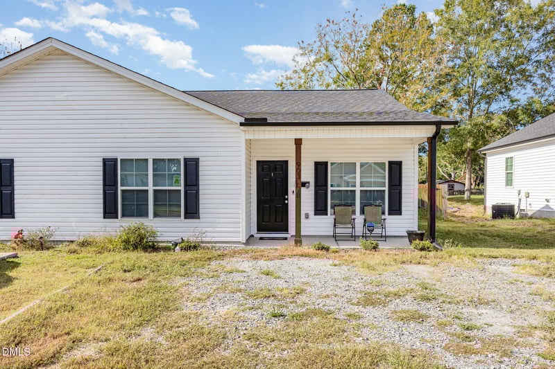 903 Anderson St #1/2, Selma, NC 27576