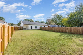 903 Anderson St #1/2, Selma, NC 27576