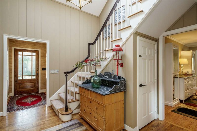903 Arrowhead Rd, Chapel Hill, NC 27514
