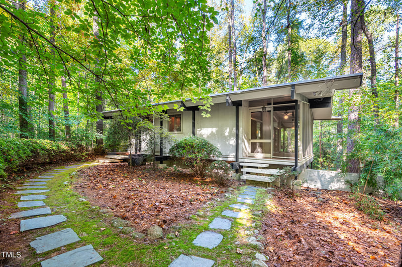 903 Coker Dr, Chapel Hill, NC 27517