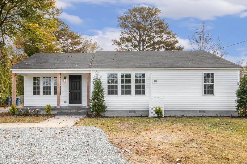 903 S Elm Ave, Dunn, NC 28334
