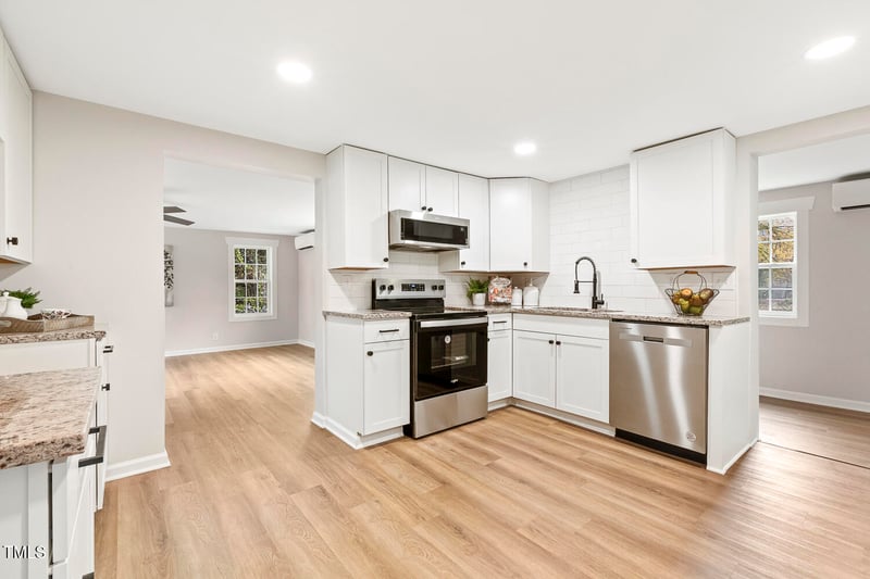 903 S Elm Ave, Dunn, NC 28334