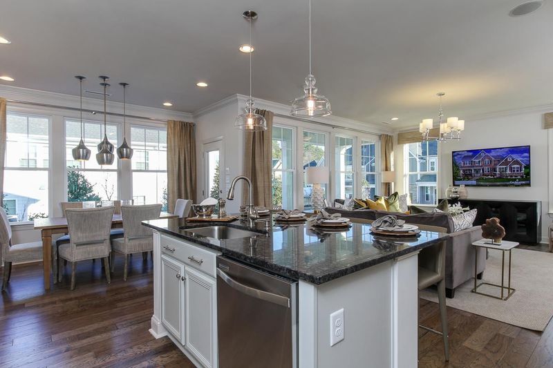 903 Green Ash Ln, Cary, NC 27513