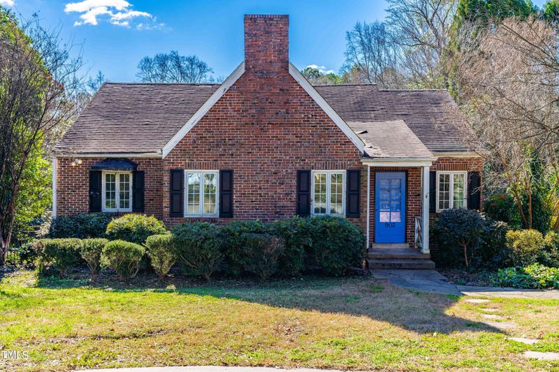 903 Lake Boone Trl, Raleigh, NC 27607
