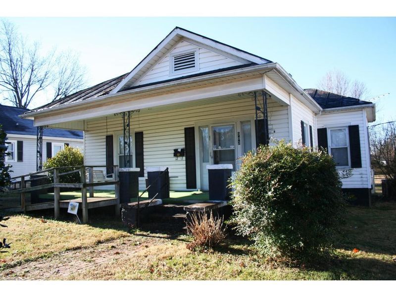 903 E Morehead St, Burlington, NC 27215