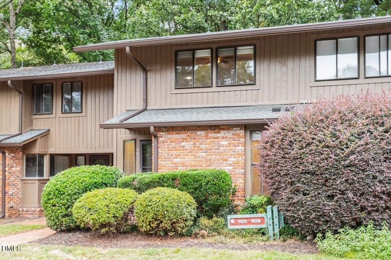 903 Oak Tree Dr, Chapel Hill, NC 27517