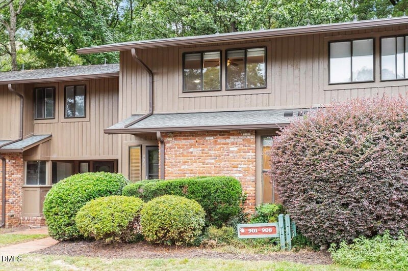 903 Oak Tree Dr, Chapel Hill, NC 27517