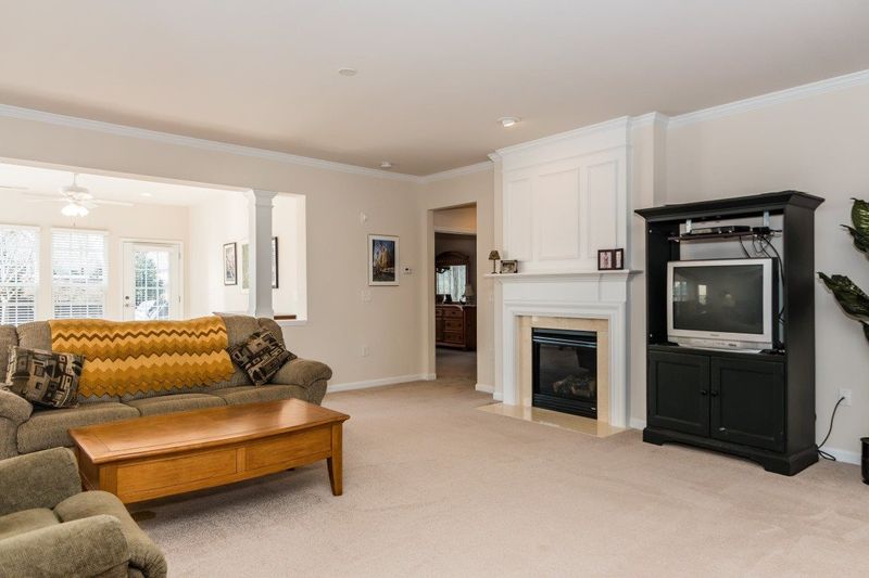 903 Peltier Dr, Cary, NC 27519