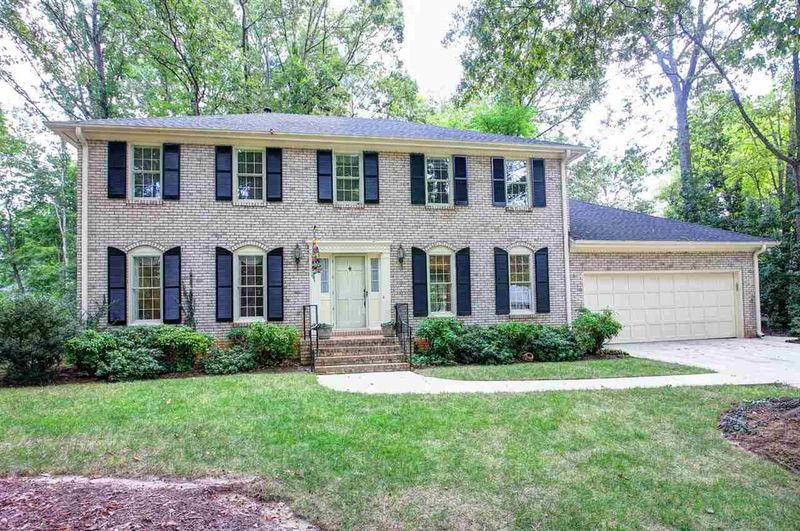 903 Queensferry Rd, Cary, NC 27511