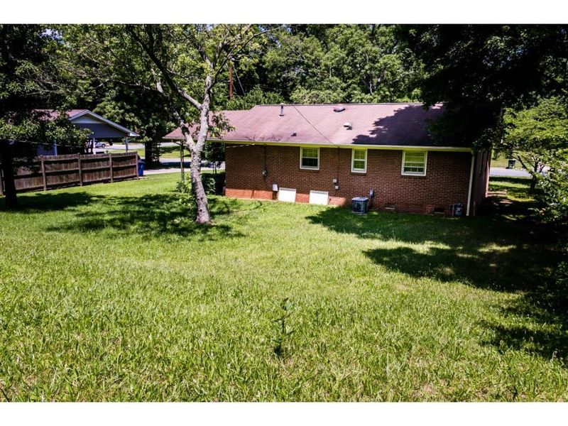 903 Sycamore Rd, Graham, NC 27253