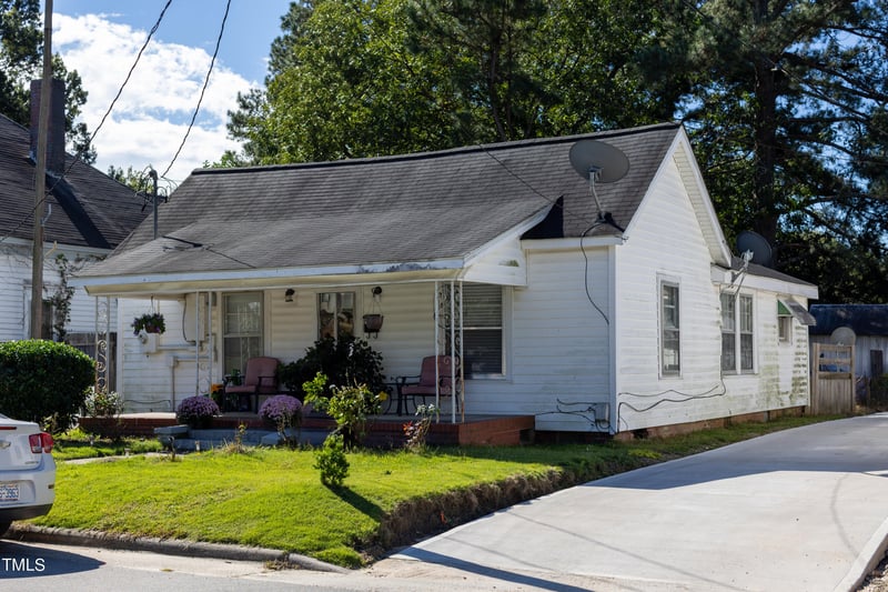 903 Waddell St, Selma, NC 27577