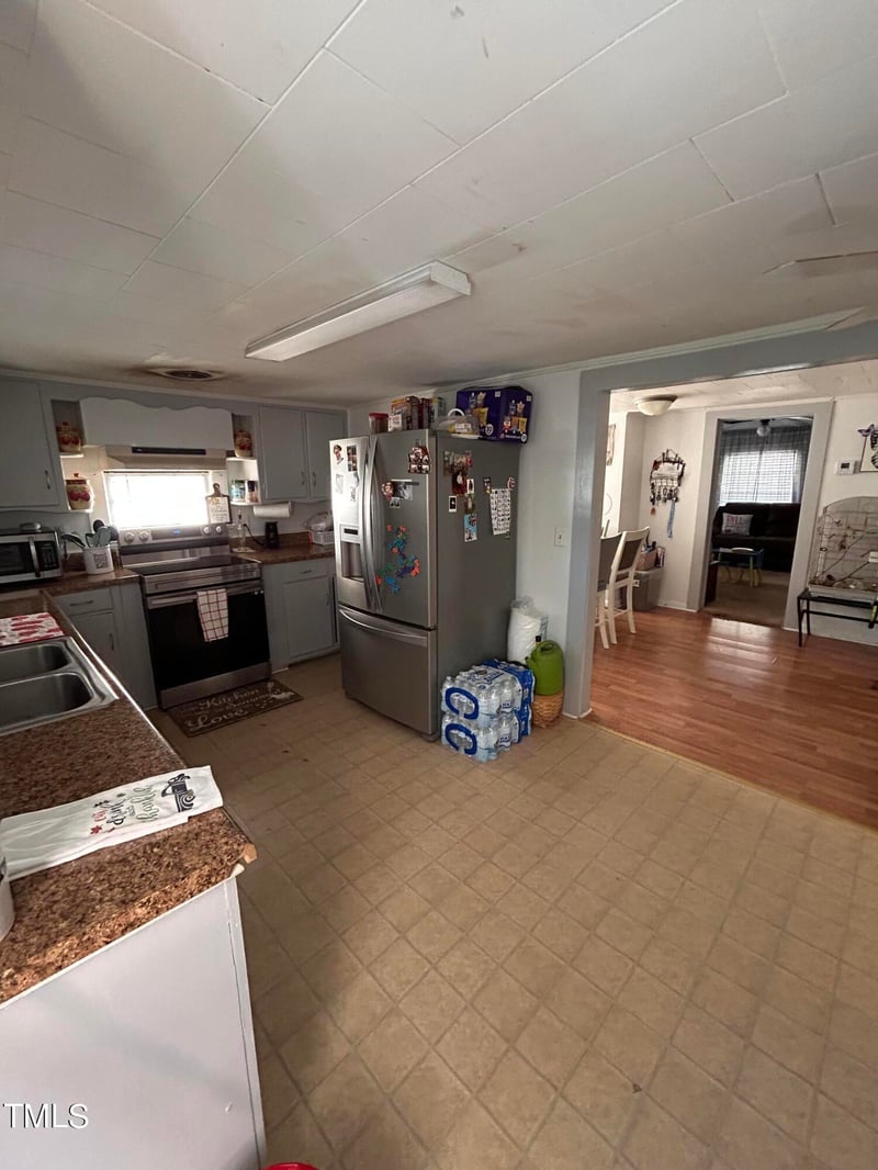 903 Waddell St, Selma, NC 27577