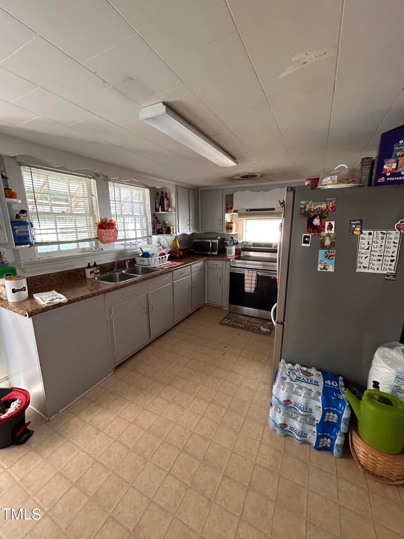 903 Waddell St, Selma, NC 27577