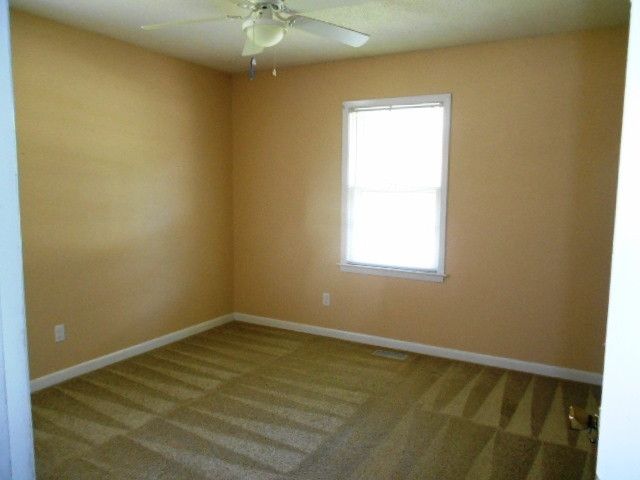 904 S 6th St, Lillington, NC 27546