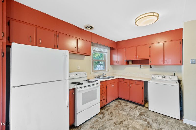 904 Beverly Dr, Raleigh, NC 27610