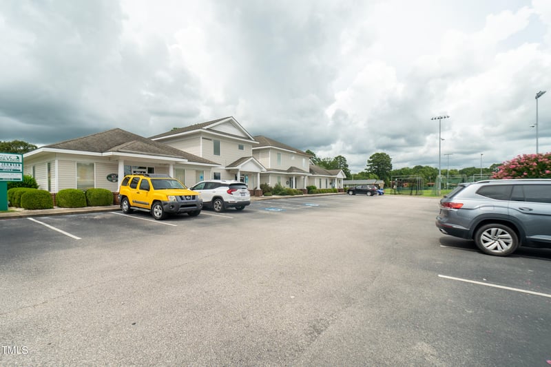 904 Broad St, Dunn, NC 28334