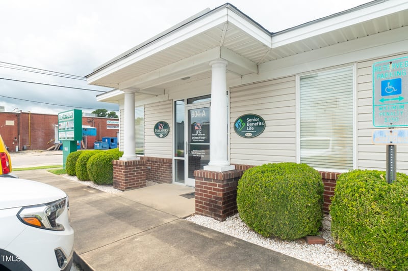 904 Broad St, Dunn, NC 28334