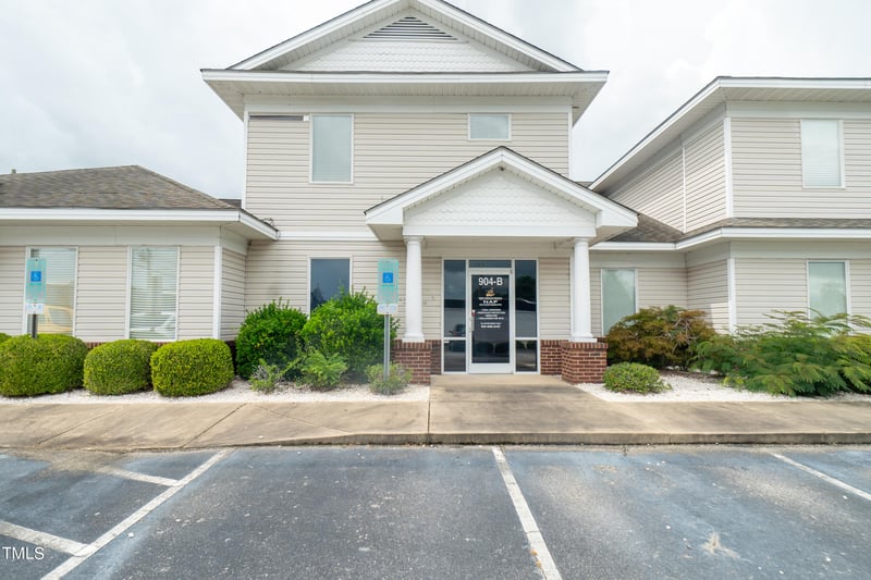 904 Broad St, Dunn, NC 28334