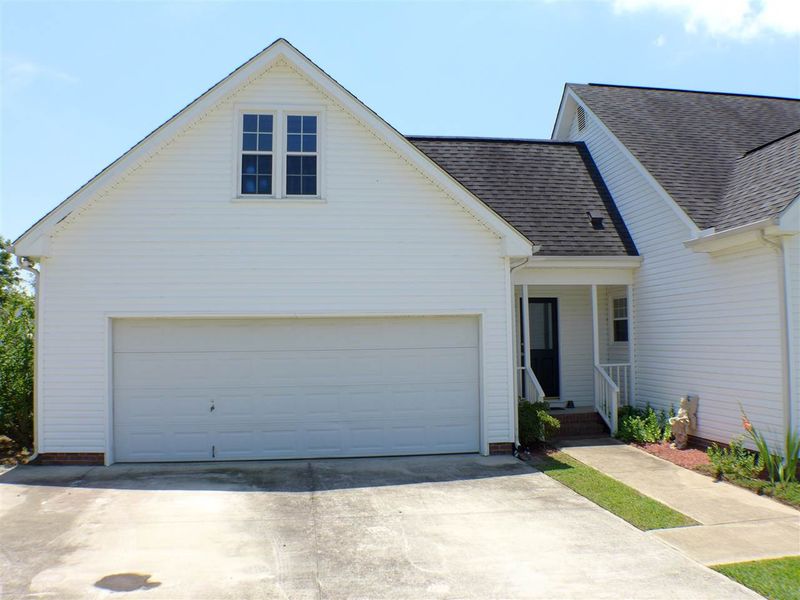 904 Colt Cir, Clayton, NC 27520