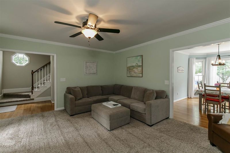 904 Johnston Ct, Mebane, NC 27302