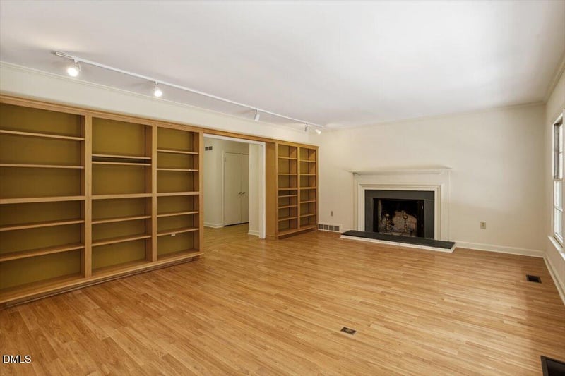 904 Kings Mill Rd, Chapel Hill, NC 27517