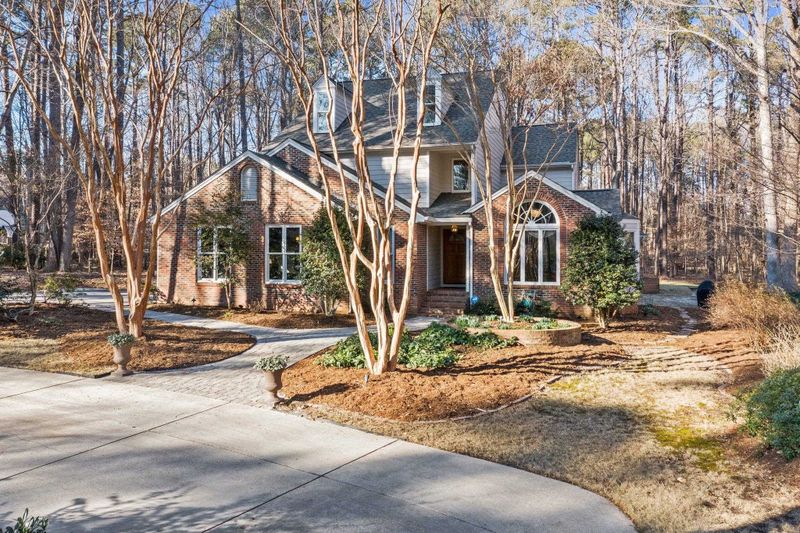 904 Kinsdale Dr, Raleigh, NC 27615