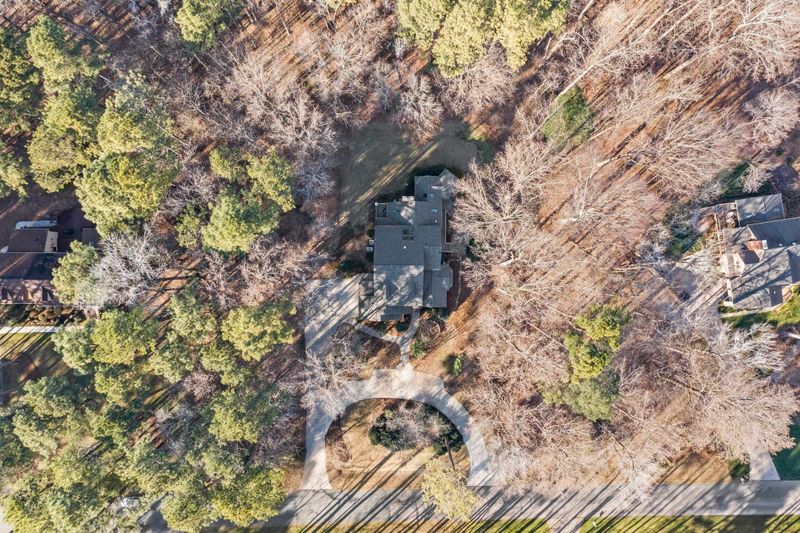 904 Kinsdale Dr, Raleigh, NC 27615