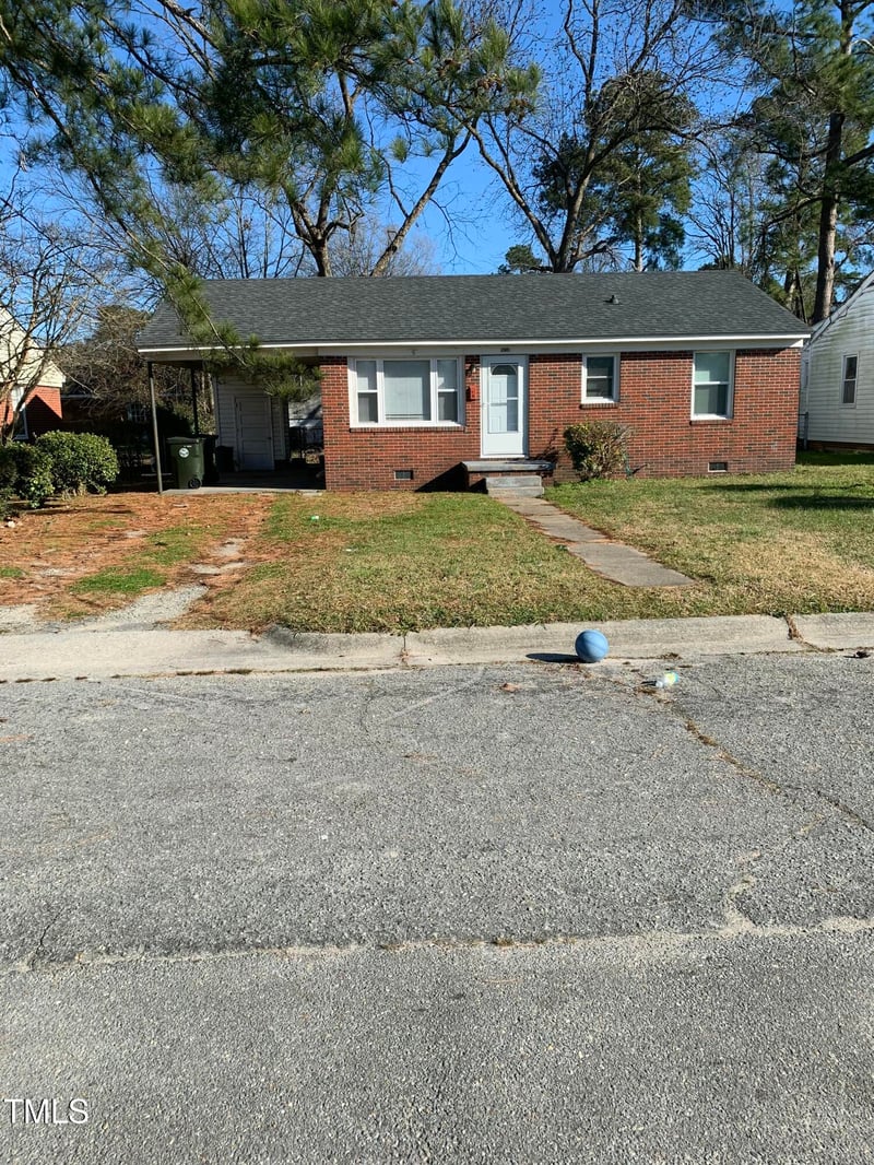 904 Marvin St, Goldsboro, NC 27530