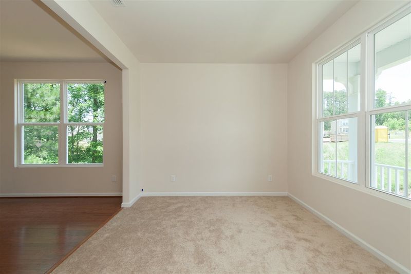 904 Merchants Ct, Sanford, NC 27330