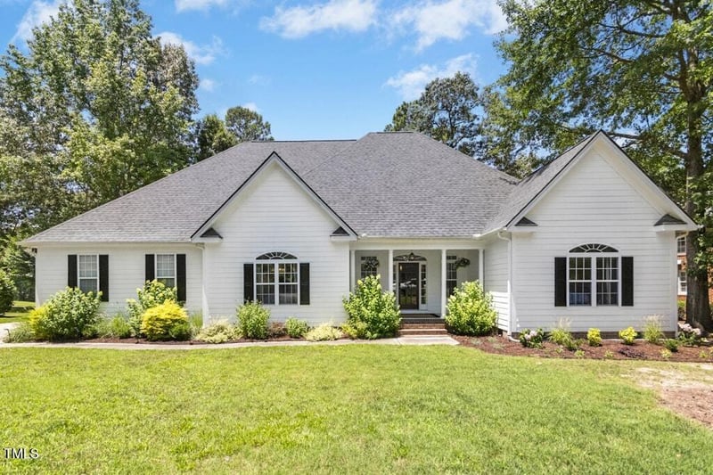 904 Parkridge Dr, Clayton, NC 27527