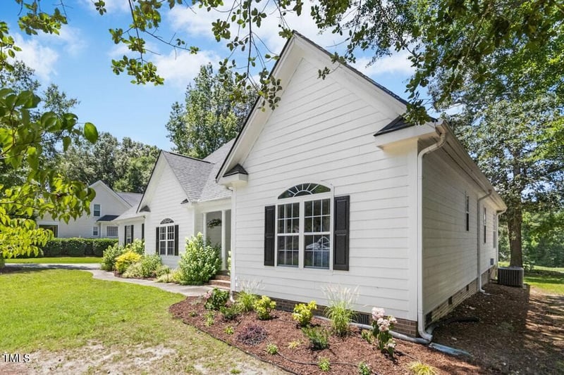 904 Parkridge Dr, Clayton, NC 27527