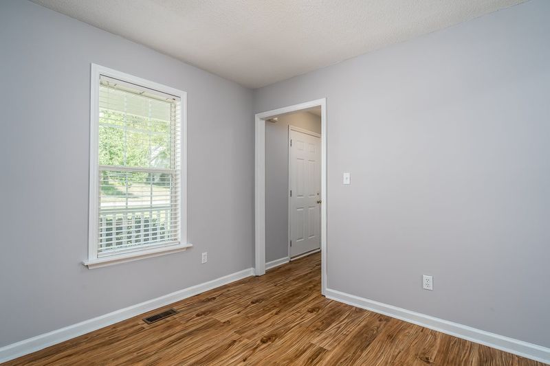 904 Riverway Ln, Knightdale, NC 27545