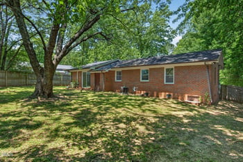 904 Seabrook Rd, Raleigh, NC 27610