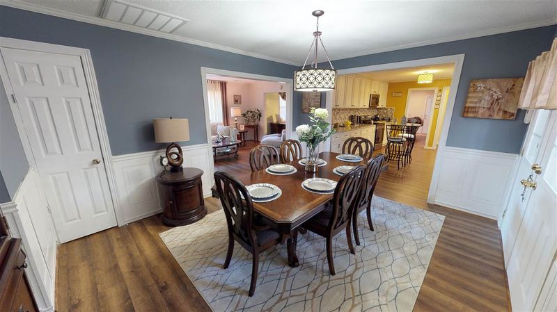 904 N Sharpe St, Selma, NC 27576
