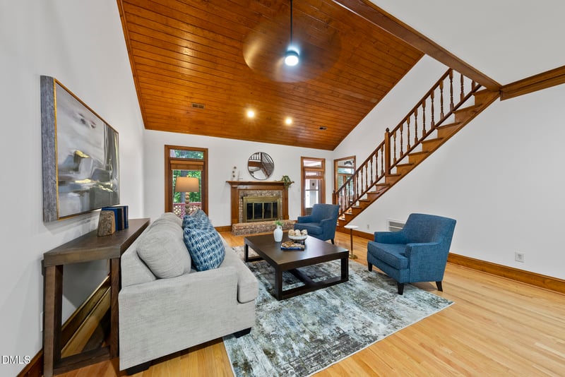 904 Stonecutter Ct, Raleigh, NC 27614