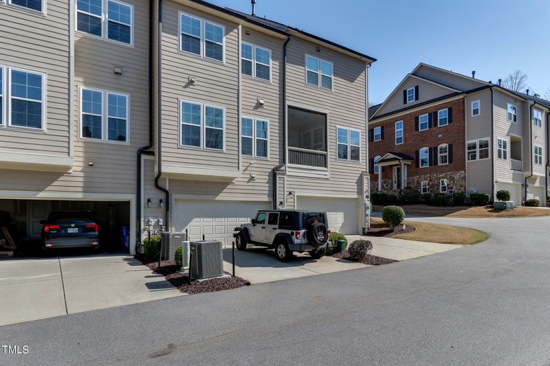 904 Wake Towne Dr, Raleigh, NC 27609