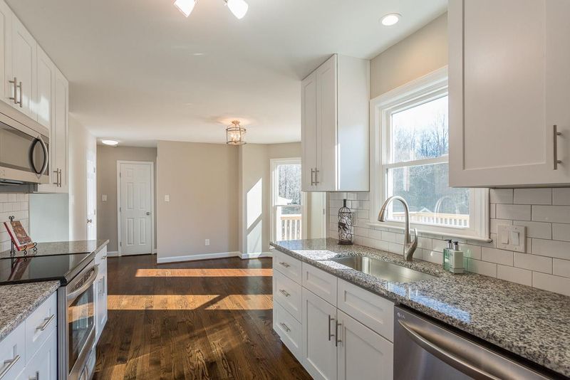9041 Holly Springs Rd, Apex, NC 27539