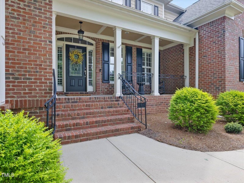 9045 Chelsea Dr, Raleigh, NC 27603