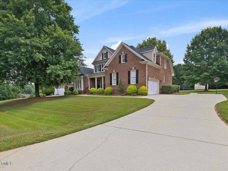 9045 Chelsea Dr, Raleigh, NC 27603