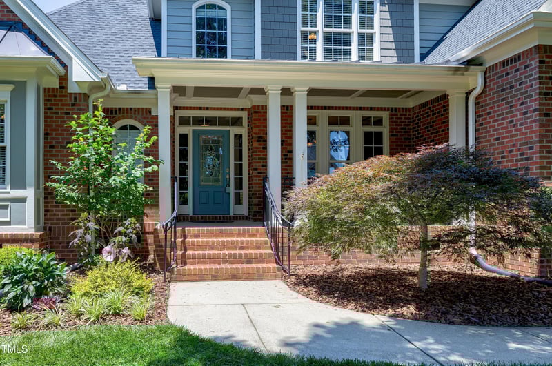 9048 Chelsea Dr, Raleigh, NC 27603