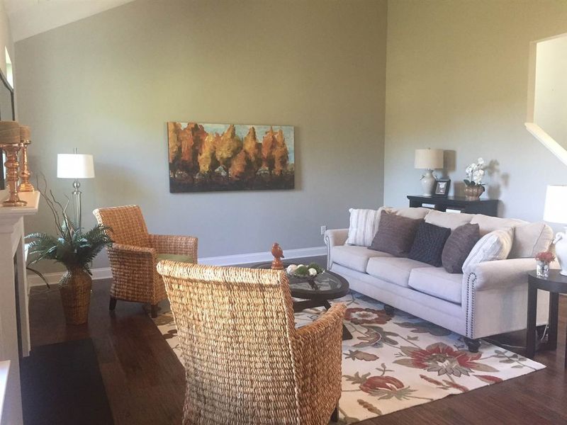 905 Avalon Dr, Mebane, NC 27302