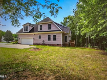 905 Babbling Creek Ln, Fuquay Varina, NC 27526