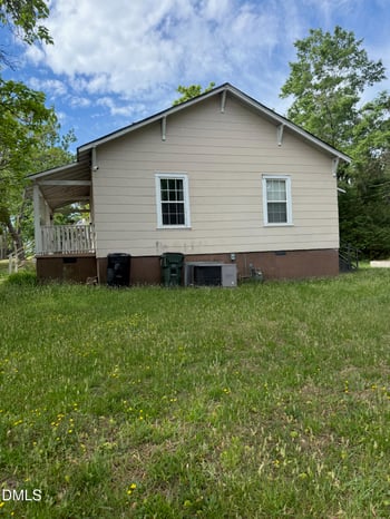 905 Beaumont Ave, Burlington, NC 27217