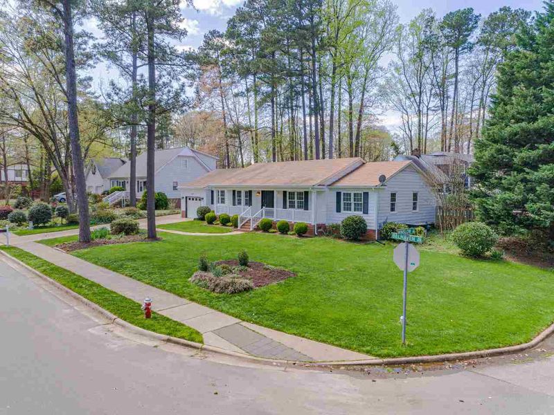 905 Belhaven Rd, Cary, NC 27513